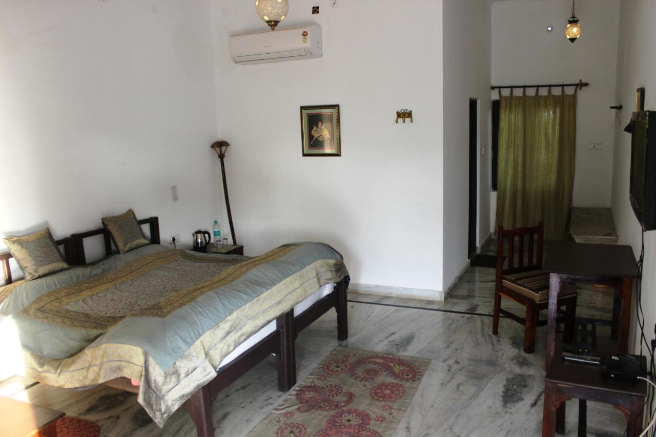 Royal Farm Bharatpur Apartment Luaran gambar