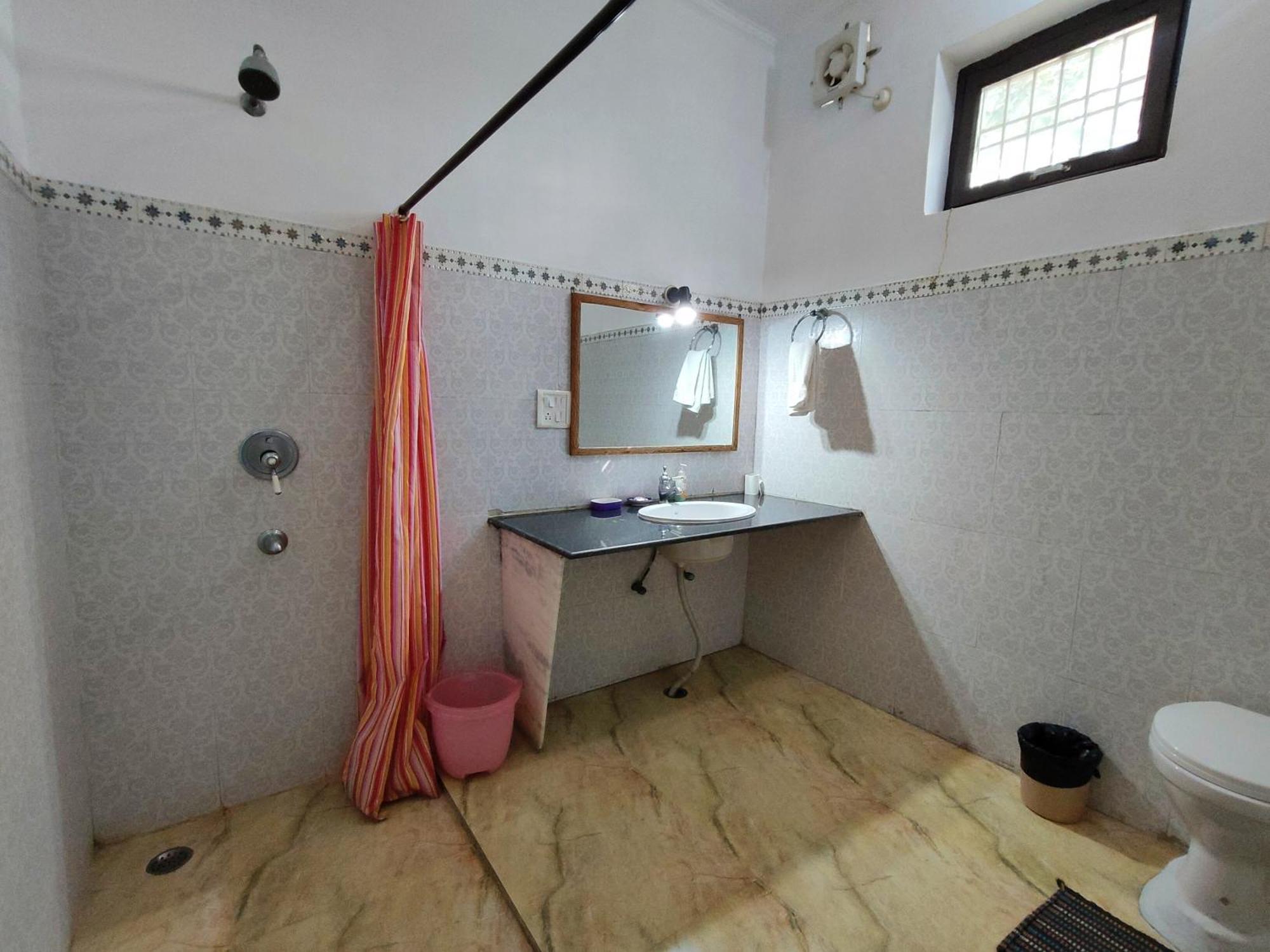Royal Farm Bharatpur Apartment Bilik gambar